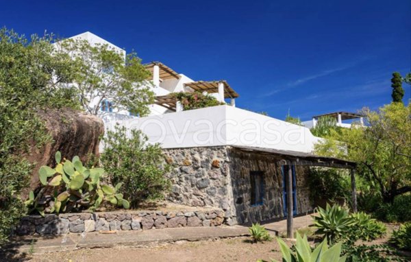 casa indipendente in vendita a Lipari