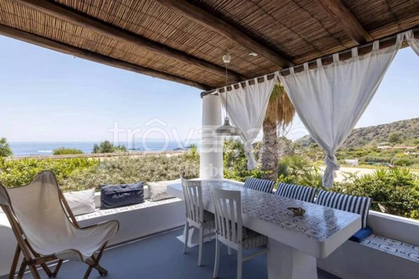 casa indipendente in vendita a Lipari