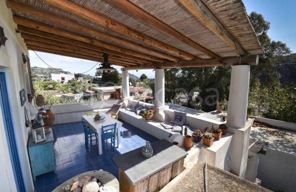 casa indipendente in vendita a Lipari