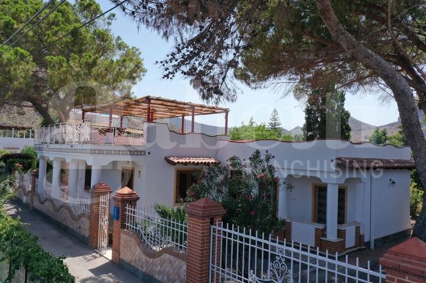 casa indipendente in vendita a Lipari