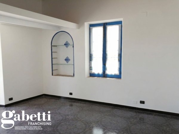 locale commerciale in vendita a Lipari
