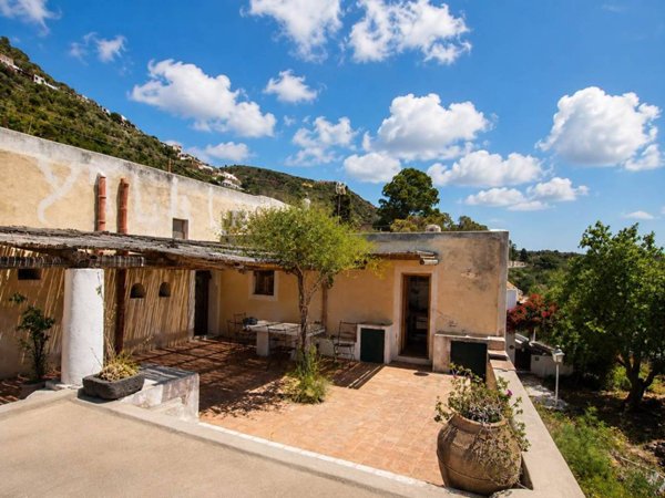 casa indipendente in vendita a Lipari