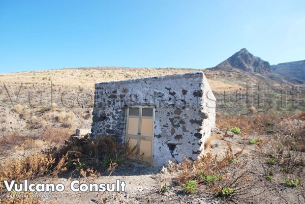 terreno in vendita a Lipari