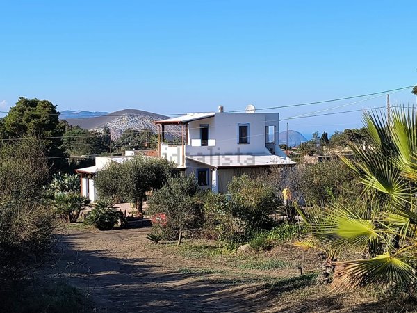 casa indipendente in vendita a Lipari