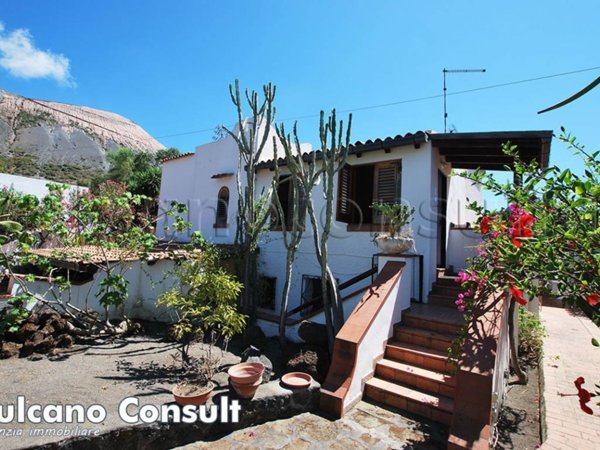casa indipendente in vendita a Lipari