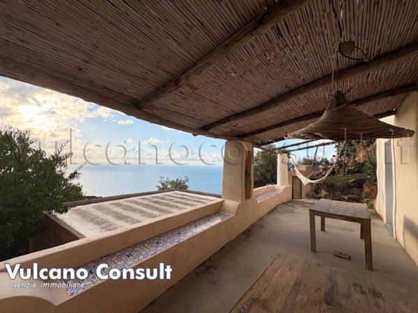 casa indipendente in vendita a Lipari