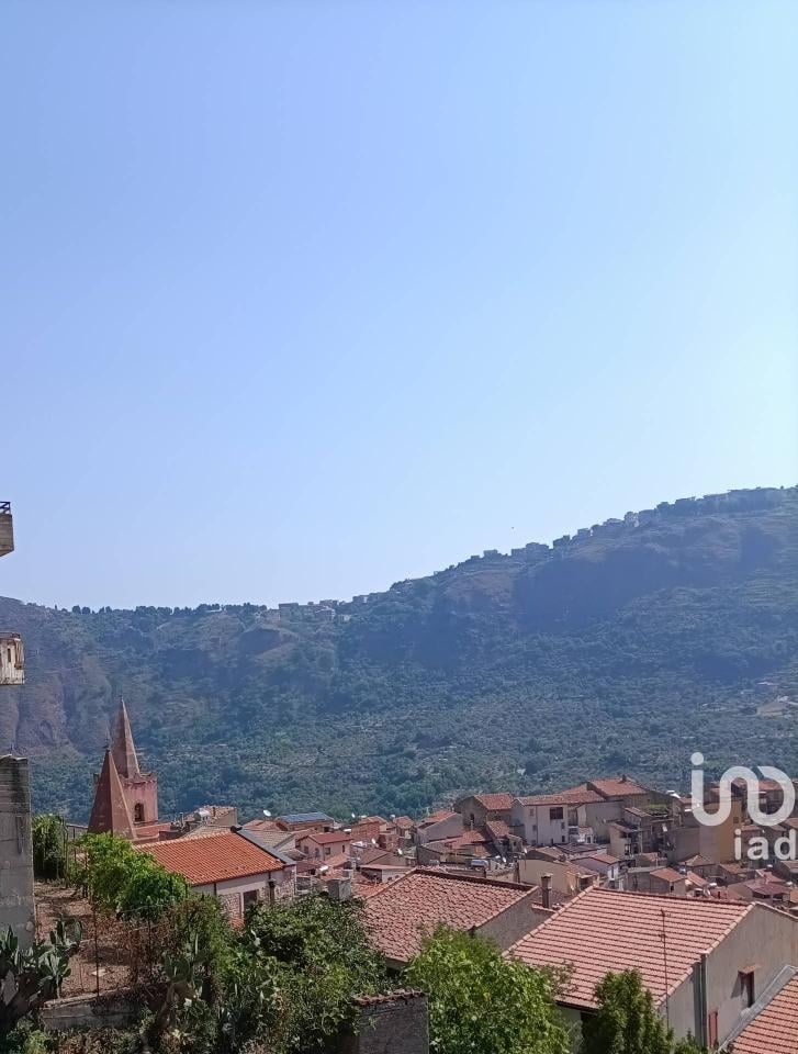 casa indipendente in vendita a Longi