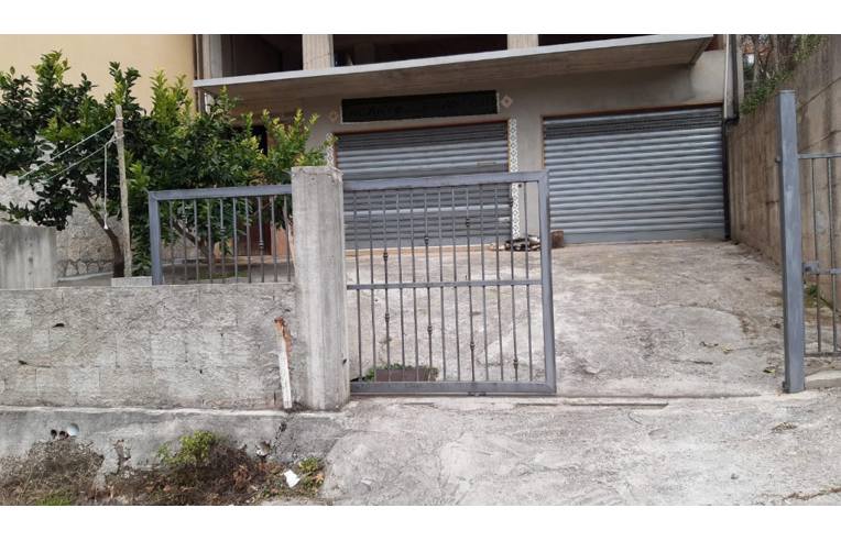 casa indipendente in vendita a Longi