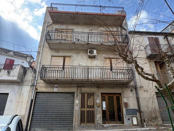 appartamento in vendita a Longi