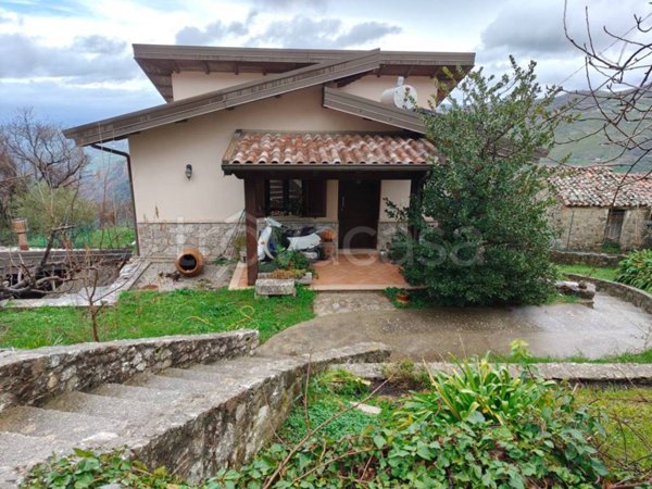 casa indipendente in vendita a Longi in zona Filipelli