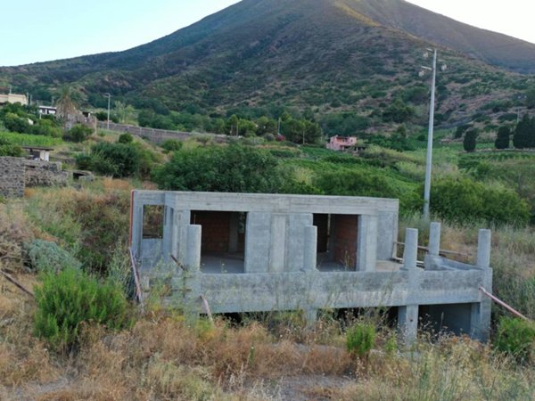 casa indipendente in vendita a Malfa