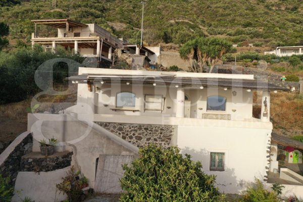 casa indipendente in vendita a Malfa in zona Pollara