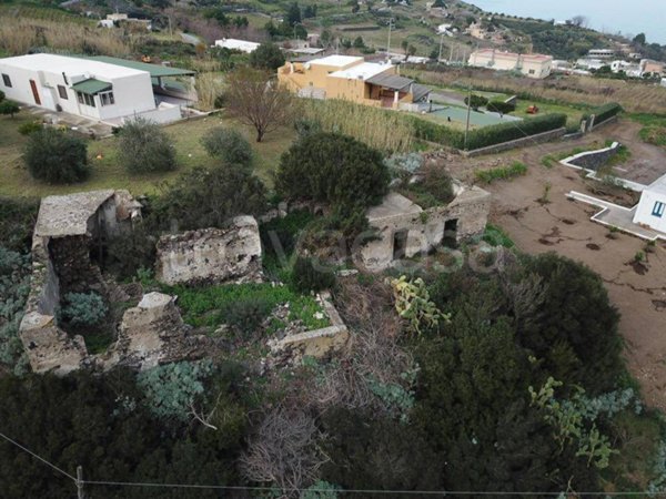 casa indipendente in vendita a Malfa