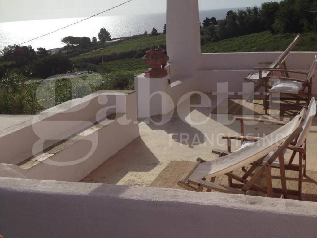 casa indipendente in vendita a Malfa in zona Capo Faro