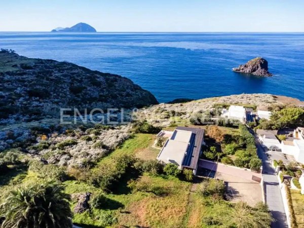 casa indipendente in vendita a Malfa in zona Pollara