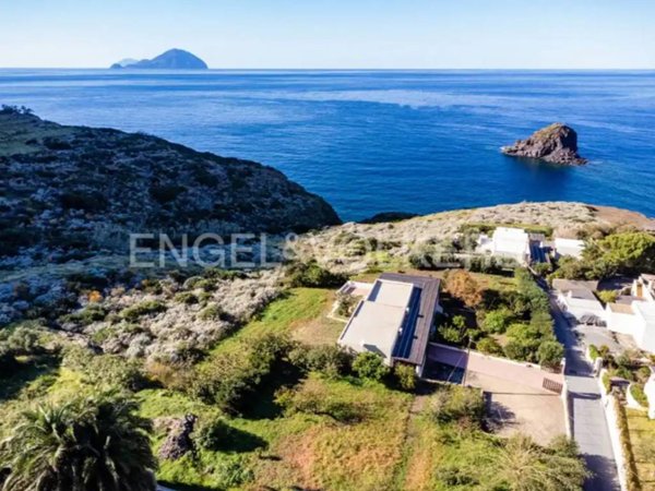 casa indipendente in vendita a Malfa in zona Pollara