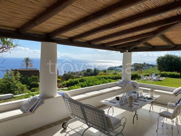 casa indipendente in vendita a Malfa