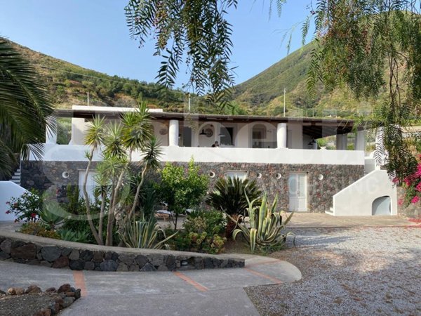 casa indipendente in vendita a Malfa