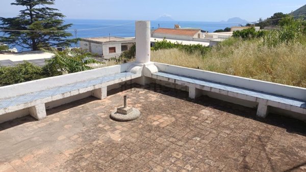 casa indipendente in vendita a Malfa