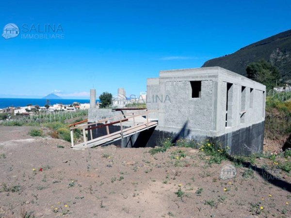 casa indipendente in vendita a Malfa