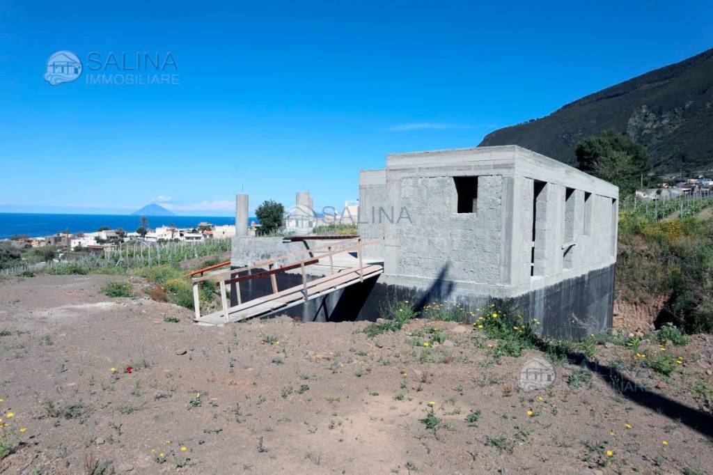 casa indipendente in vendita a Malfa