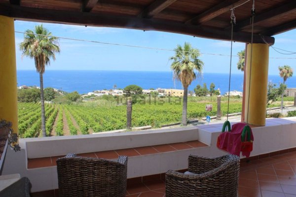 casa indipendente in vendita a Malfa