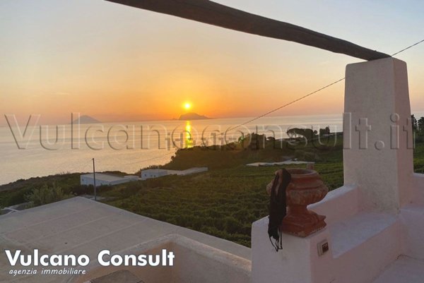 casa indipendente in vendita a Malfa in zona Capo Faro