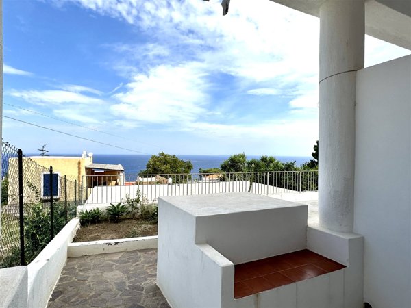 casa indipendente in vendita a Malfa