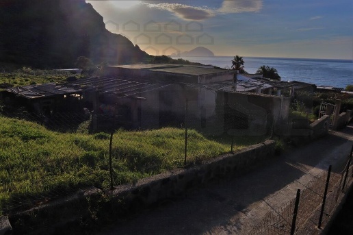 appartamento in vendita a Malfa in zona Pollara