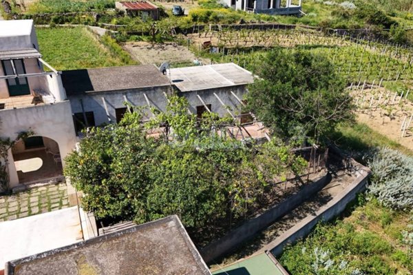 casa indipendente in vendita a Malfa in zona Pollara