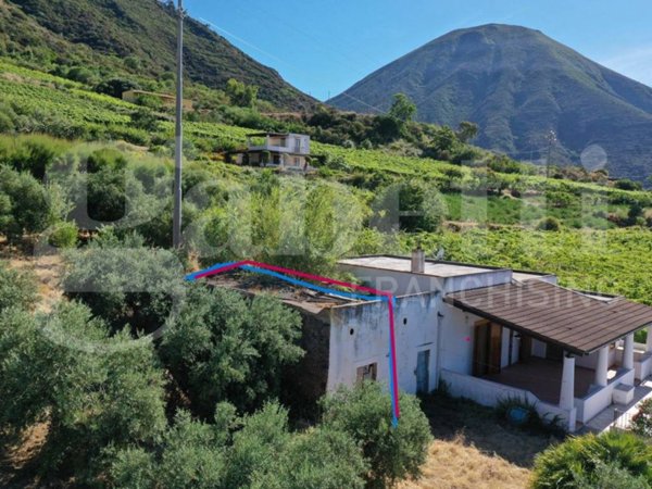 casa indipendente in vendita a Malfa in zona Capo Faro