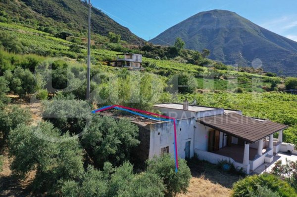 casa indipendente in vendita a Malfa