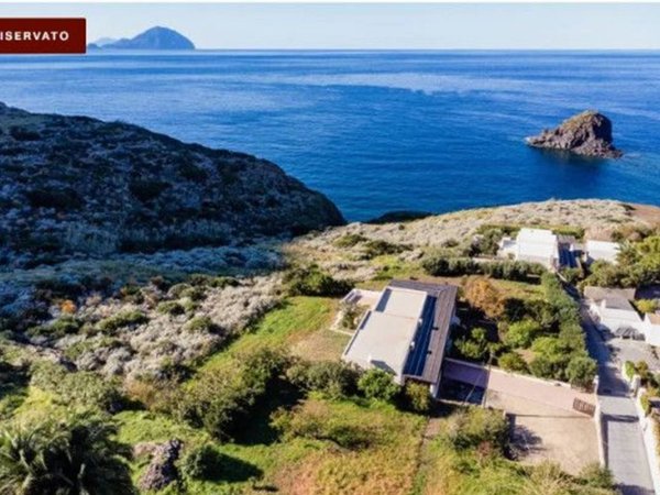 casa indipendente in vendita a Malfa in zona Pollara