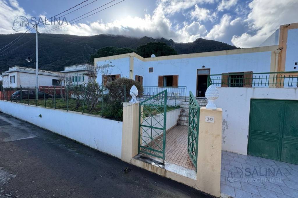 casa indipendente in vendita a Malfa