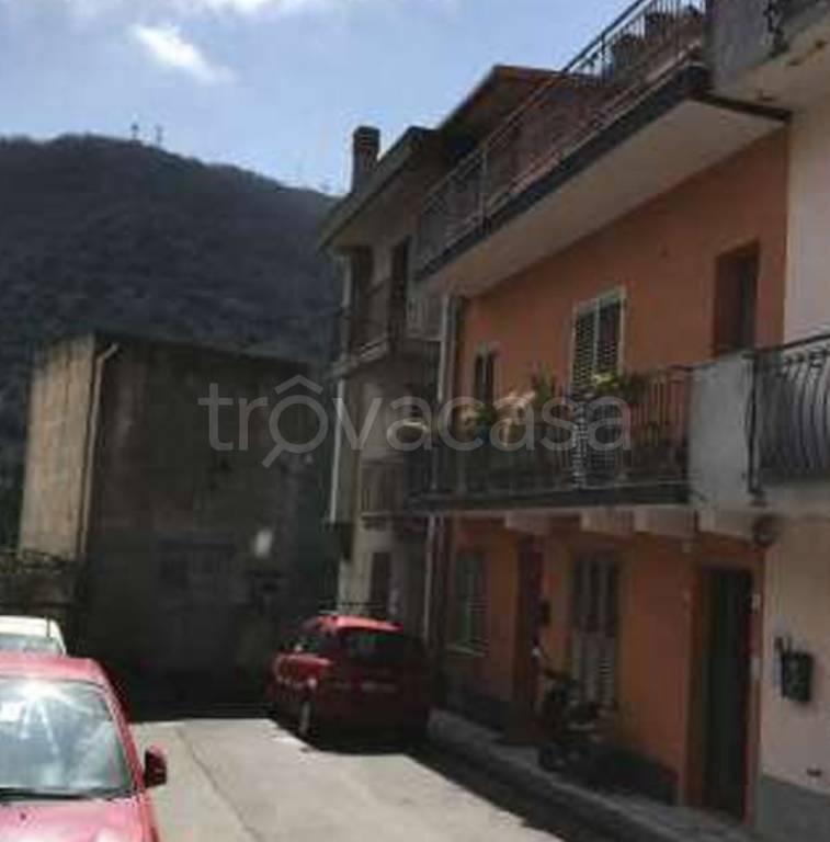 casa indipendente in vendita a Mandanici