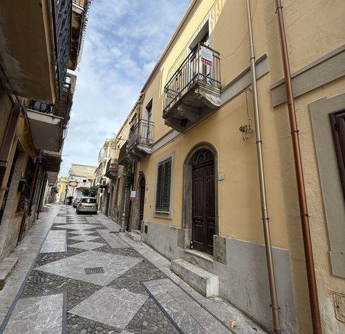 locale di sgombero in vendita a Mazzarrà Sant'Andrea