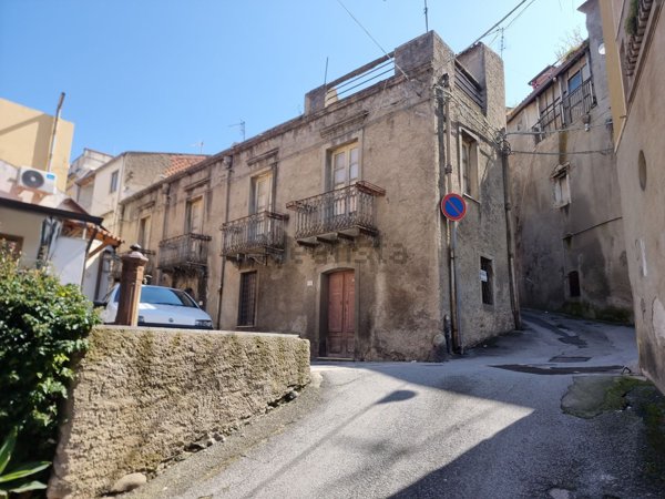 casa semindipendente in vendita a Mazzarrà Sant'Andrea