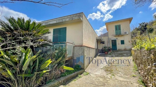 casa semindipendente in vendita a Messina in zona San Licandro