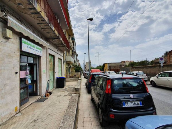 locale commerciale in vendita a Messina in zona Contesse
