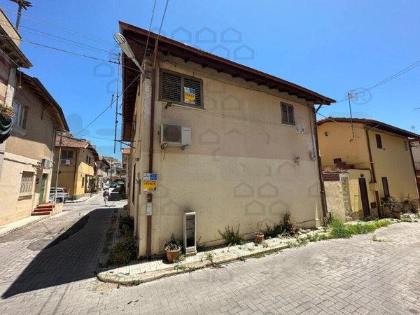 casa indipendente in vendita a Messina in zona Centro Storico