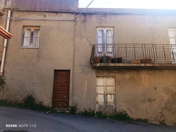 casa indipendente in vendita a Messina in zona Gesso