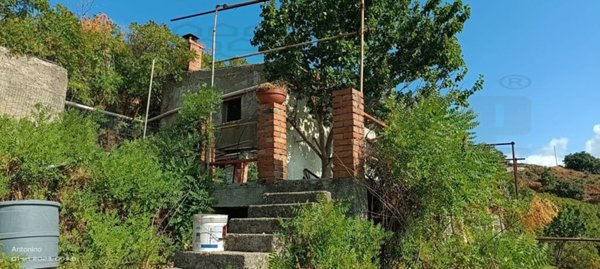 casa indipendente in vendita a Messina in zona Mili San Pietro