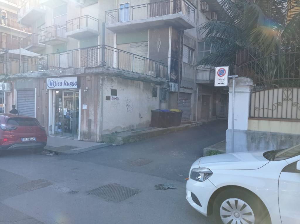 locale commerciale in vendita a Messina