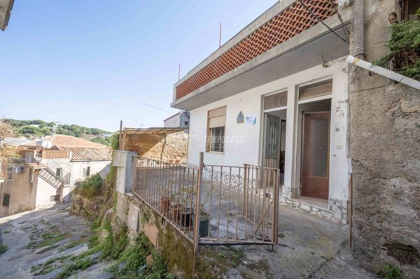 casa indipendente in vendita a Messina in zona Salice