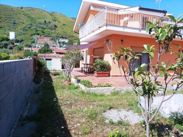 casa indipendente in vendita a Messina in zona Mortelle