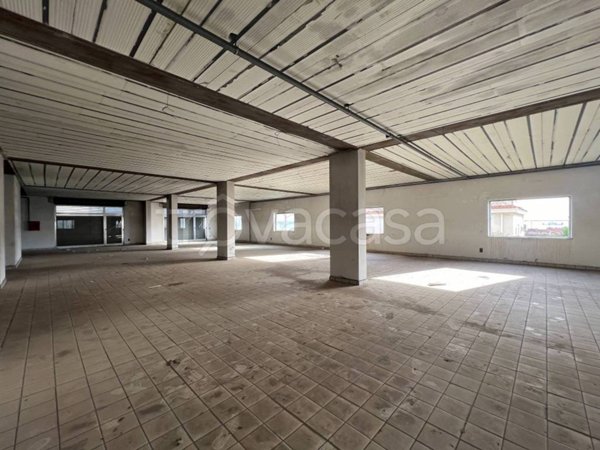 negozio in vendita a Messina in zona Tremestieri