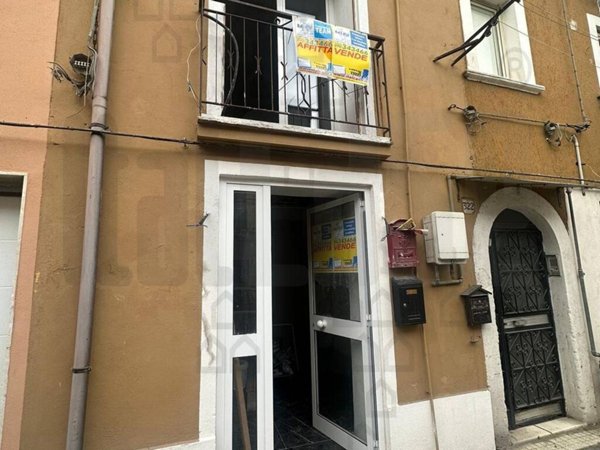 negozio in vendita a Messina in zona Tremestieri
