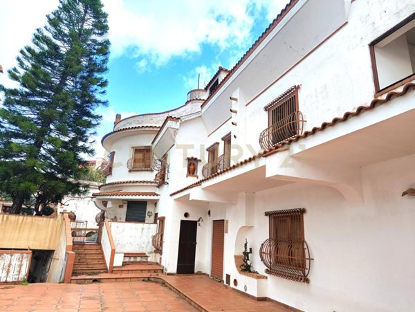 casa indipendente in vendita a Messina in zona Centro Storico