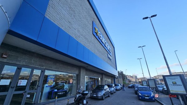 locale commerciale in vendita a Messina in zona Centro Storico