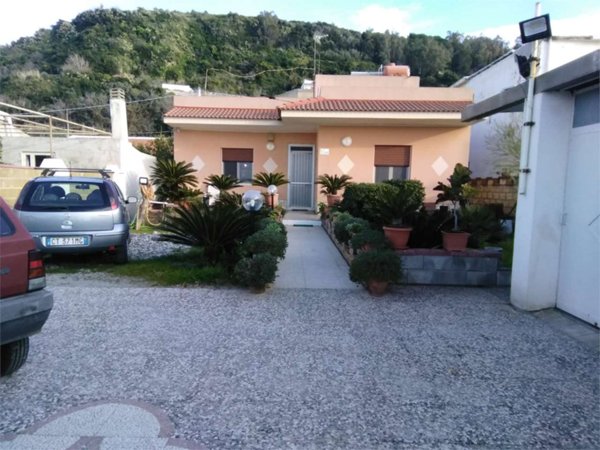 casa indipendente in vendita a Messina in zona Rodia
